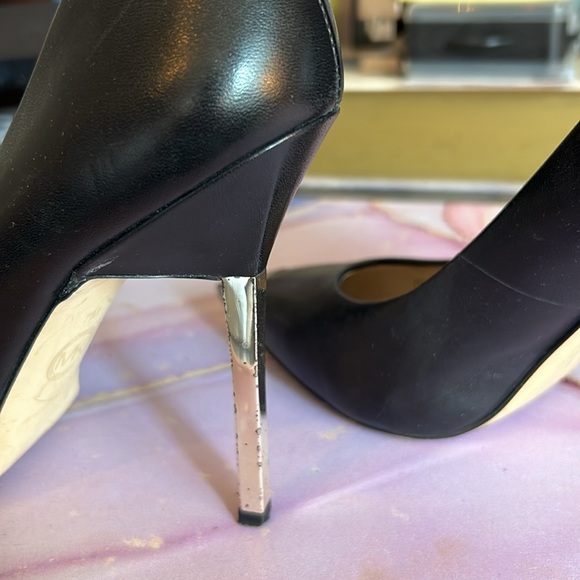Michael Kors, Size 7 Black w Silver toe, silver heel - Picture 7 of 11